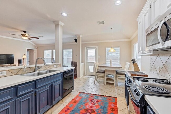 Foto del edificio - 2911 Ashbrook Ln
