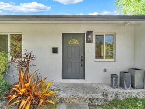 Building Photo - 6520 SW 63rd Ct