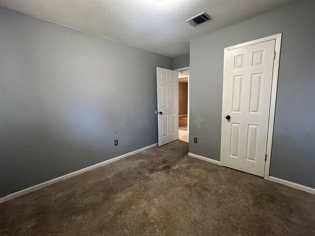 Foto del edificio - 7607 Battleoak Dr
