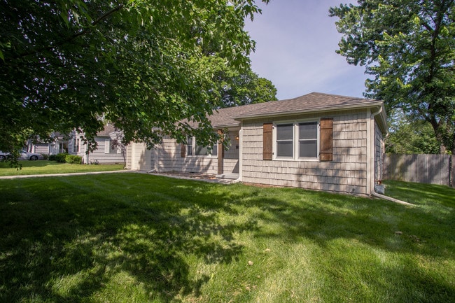 Building Photo - 6038 Juniper Dr