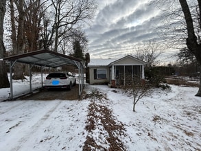 Building Photo - 715 Tabor Rd