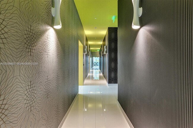 Foto del edificio - 501 NE 31st St