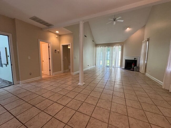 Building Photo - Townhome in Ashton Place