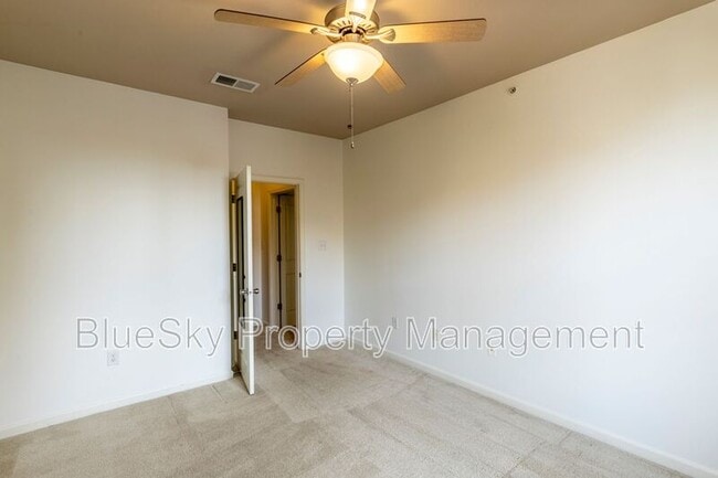 Building Photo - 775 Walker Square