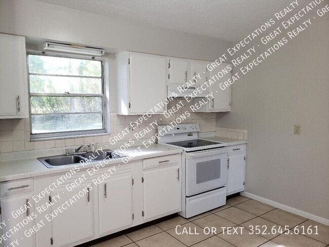 Foto del edificio - 1884 NE 77th St