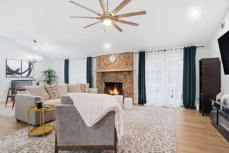 Building Photo - 7417 Shadowlake Dr