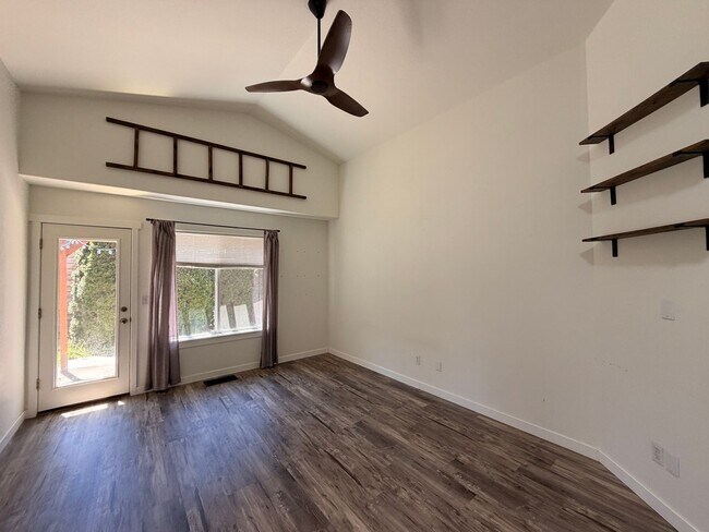 Foto del edificio - 3 Bed | 2 Bath | 1,306 Sq. Ft. | Bend, OR