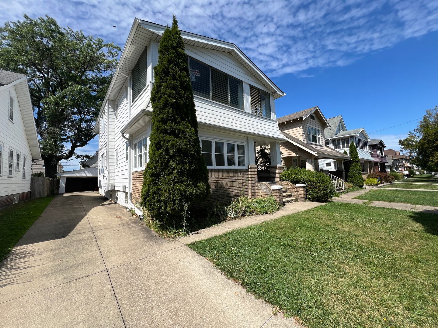 2186 Wascana Ave Lakewood, OH 44107 – photo 2