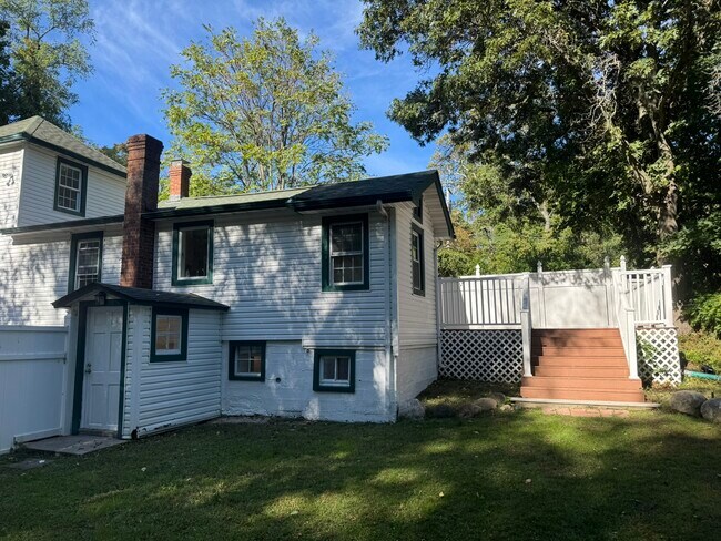 Foto del edificio - 110 N Country Rd