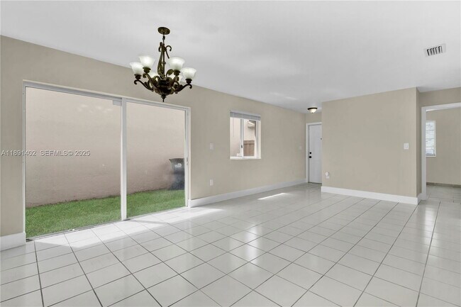 Foto del edificio - 16215 SW 137th Ct
