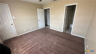 Building Photo - 3204 Raven Dr