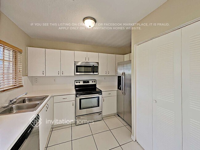 Foto del edificio - 3849 SW 153rd Ct