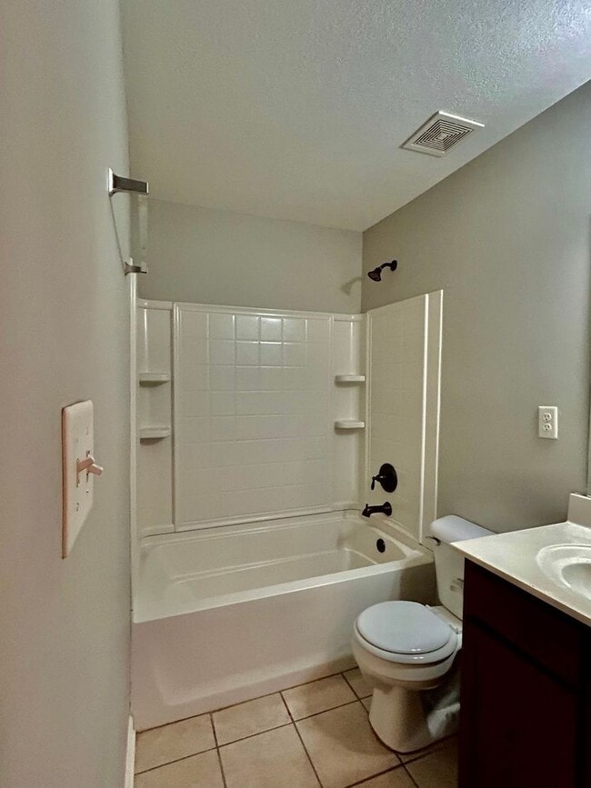Building Photo - Charming newly renovated Home in Cordova, TN