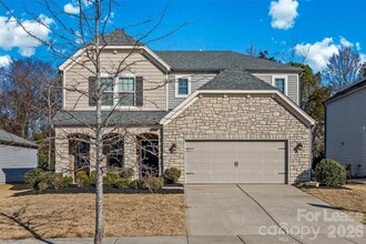 Building Photo - 5811 Fenway Dr