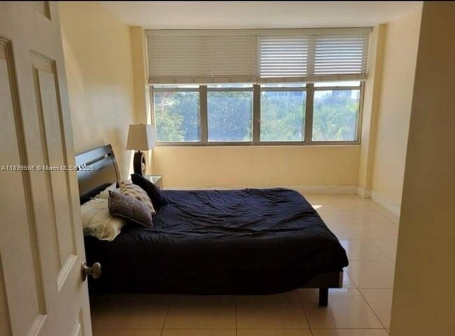 Foto del edificio - 7441 Wayne Ave