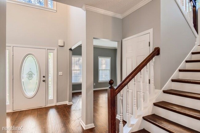Building Photo - 4 br, 2 bath House - 430 Longwood Court