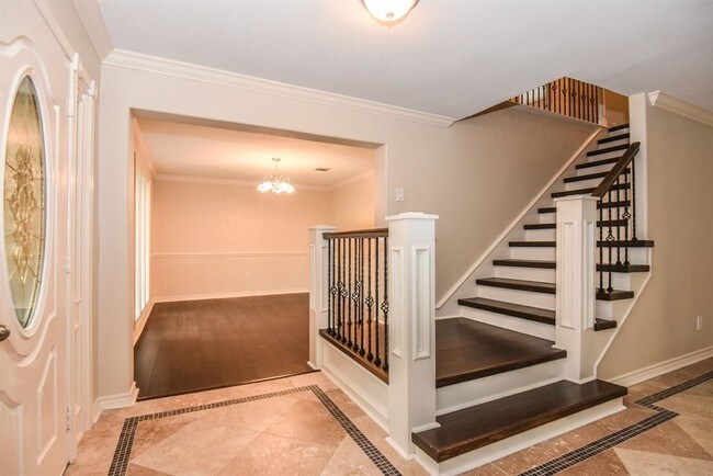 Building Photo - 1422 Grand Valley Dr