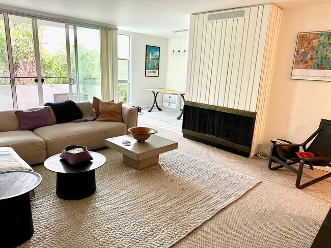 Cocina - 1010 N Kings Rd