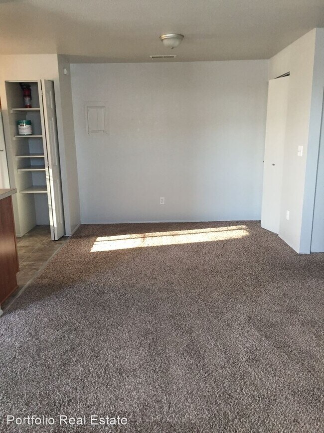 Building Photo - 1205 W Ivy Ave