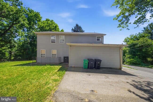 Foto del edificio - 7611 Temple Hill Rd