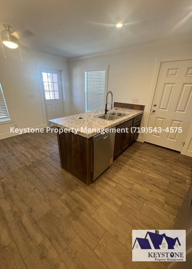 Foto del edificio - 632-634 Edna Ln