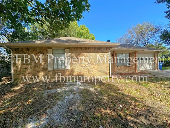 Photo - 2000 Verde Dr House