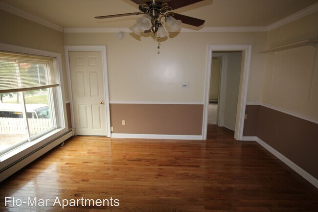 Building Photo - 1 br, 1 bath Room For Rent - 811 Washtenaw