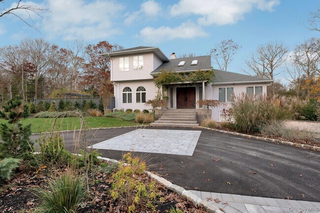 Foto del edificio - 35 Bay Ave W