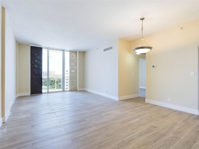 Building Photo - 3001 S Ocean Dr