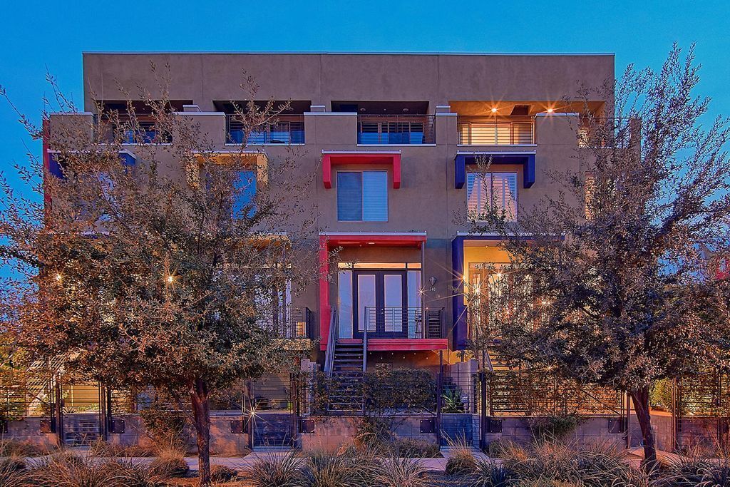 Foto principal - Beautiful Property with Contemporary Flair