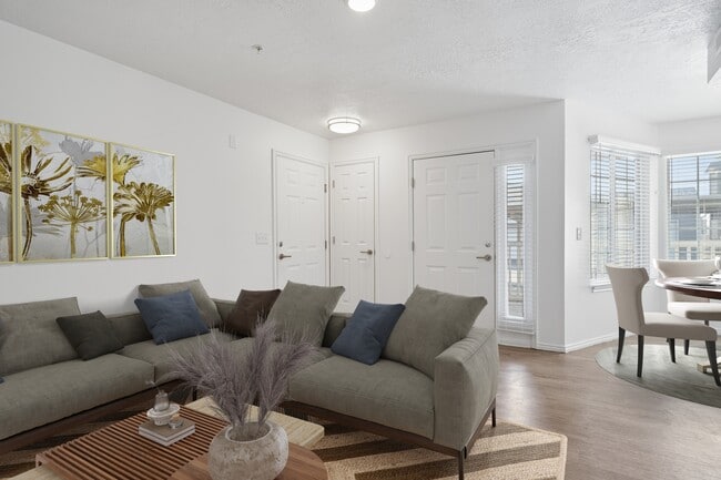 Sala de estar - Shoreline North Salt Lake Apartments