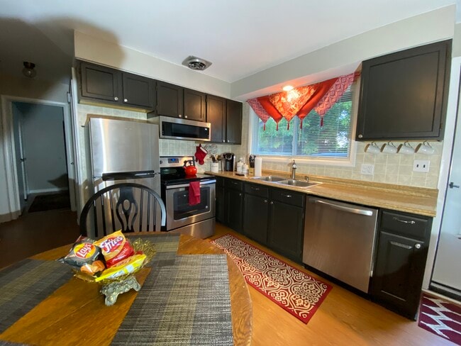 Kitchen - 75571 Van Dyke Rd