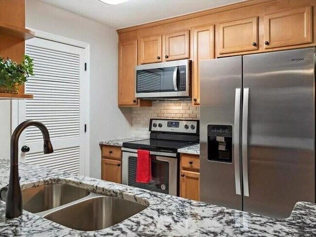 Foto del edificio - 515 Granville Ct