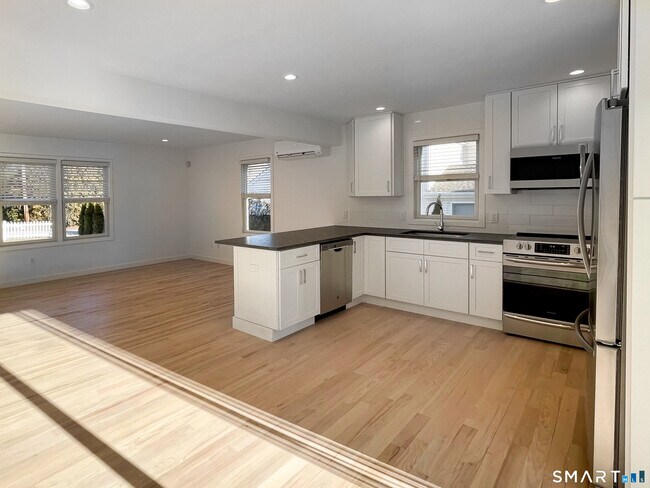 Building Photo - 59 Vitti St