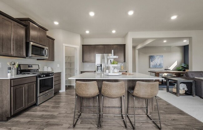 Foto del edificio - 4 Bed and 2.5 Bath Stunning Single-family ...