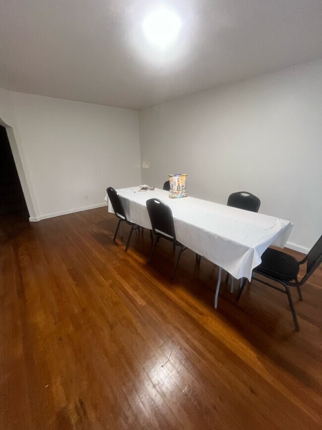 Building Photo - 1473 Orchard Ter