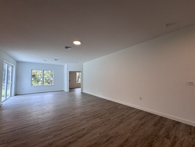 Building Photo - 1223 Koltenborn Rd