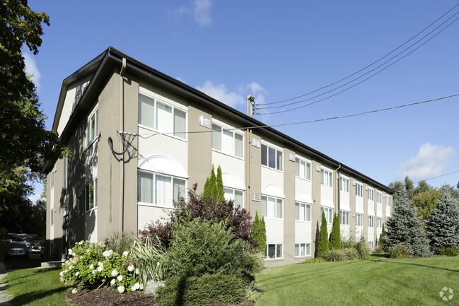 Building Photo - The Avenue Apartments