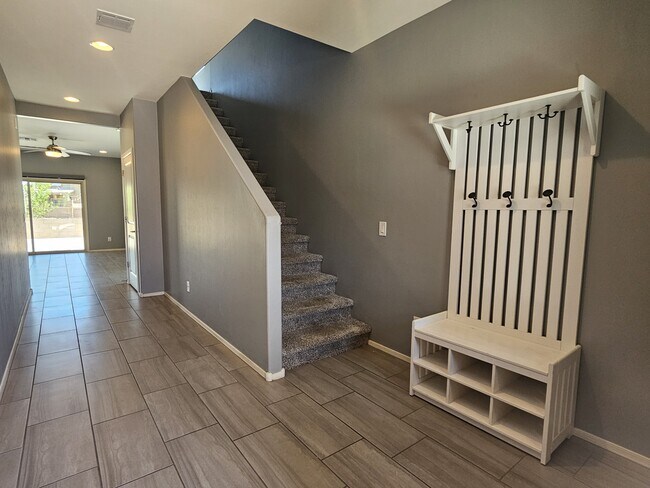 Foto del edificio - 10679 W Golson Dr