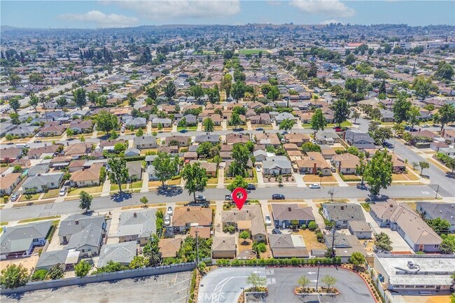 Building Photo - 1217 Camelia Dr