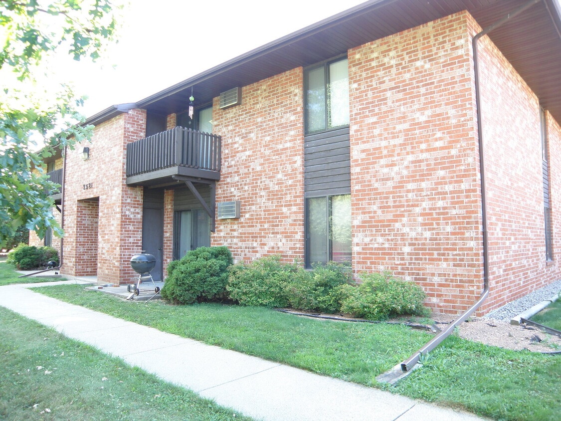 Primary Photo - 2521 Honey Lou Ct