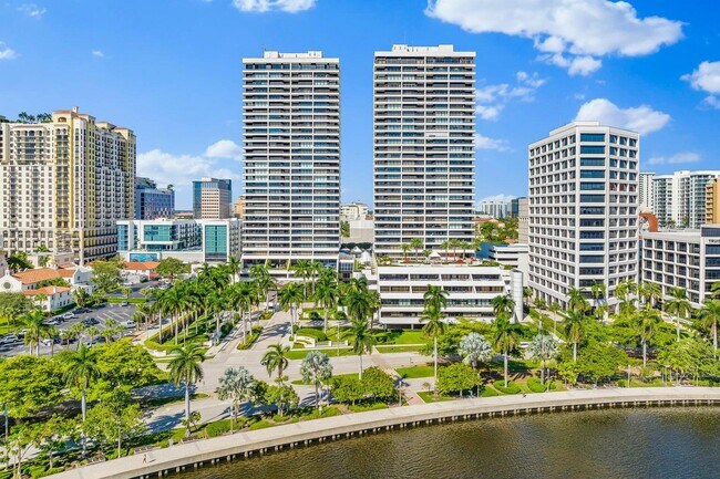 Foto del edificio - 529 S Flagler Dr