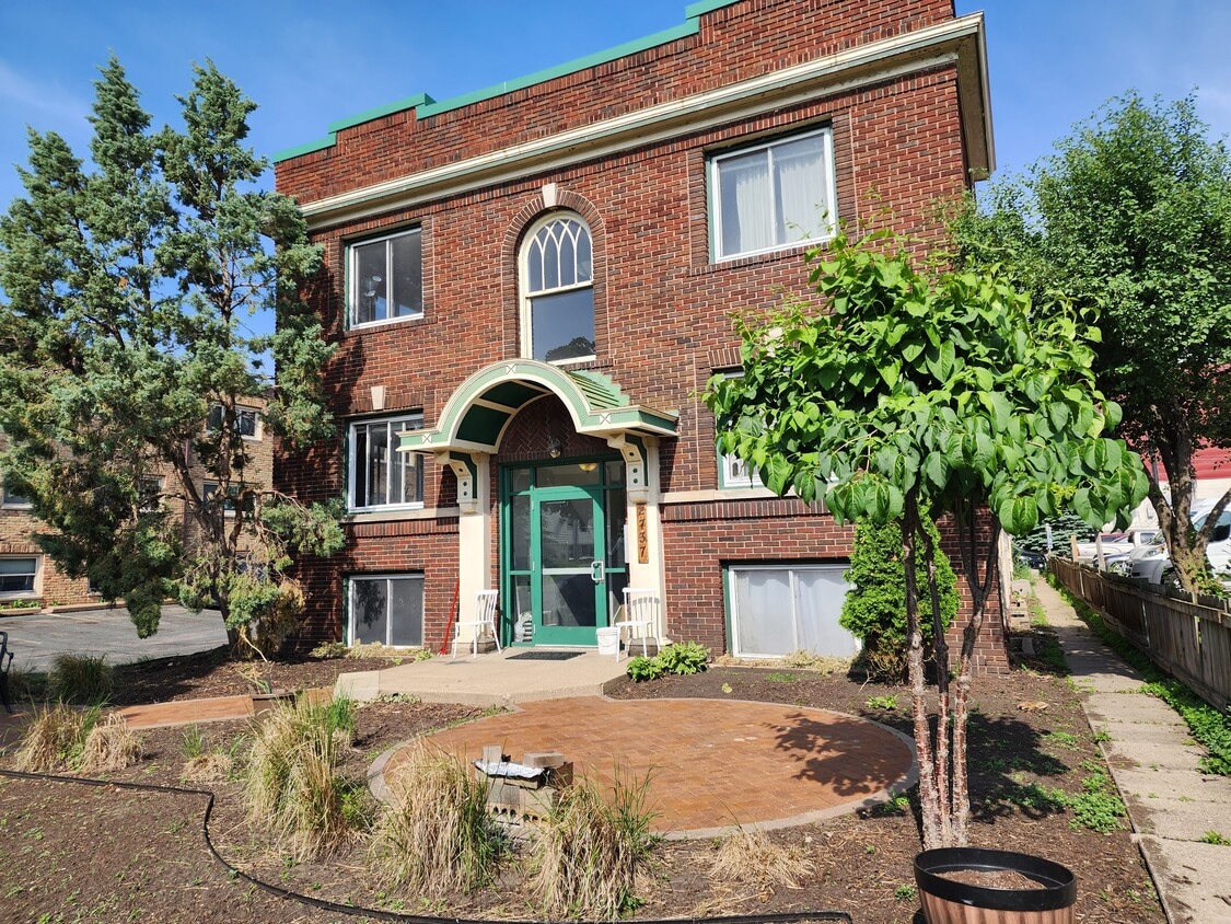 2737 Blaisdell Ave Unit 9, Minneapolis, MN 55408 Condo for Rent in