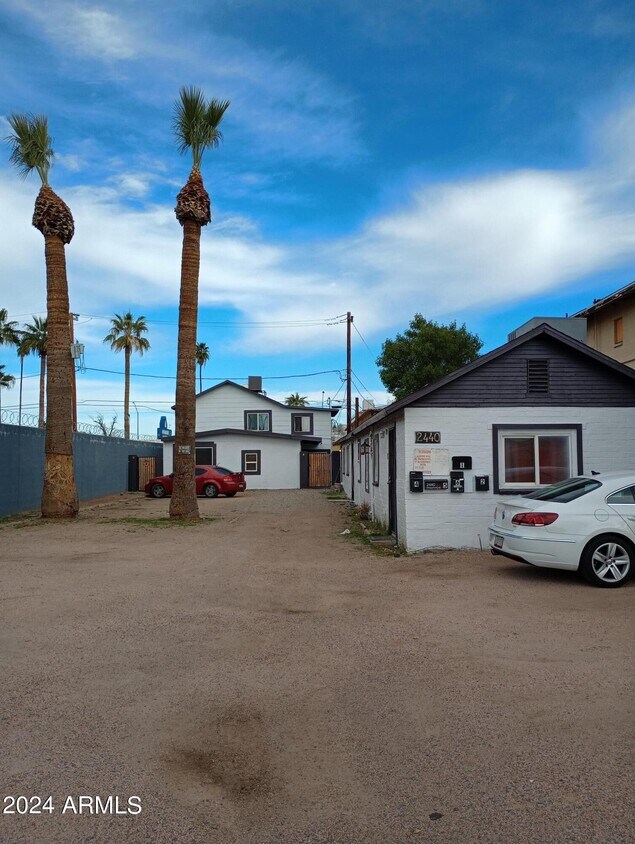 2440 Monroe St Unit 1, Phoenix, AZ 85034 Room for Rent in Phoenix, AZ