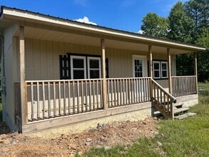 Building Photo - 191 Redbud Trl