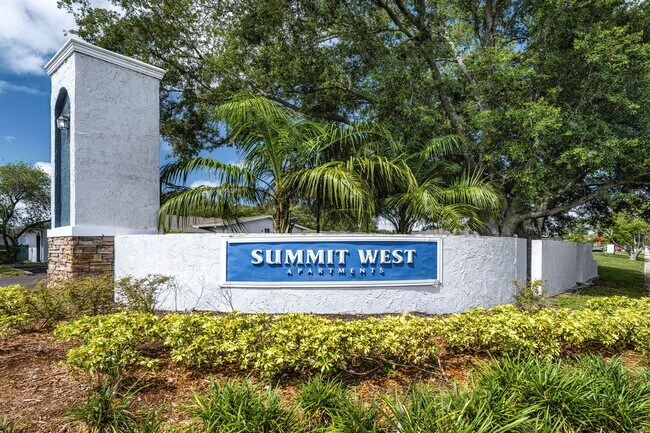 Building Photo - Summit West