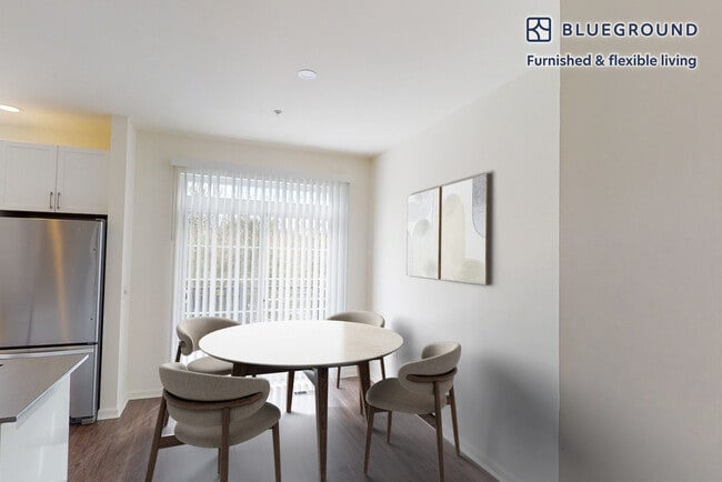 Building Photo - 14000 Avalon Dr