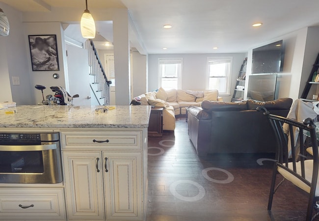 Foto del edificio - 215 Bolton St