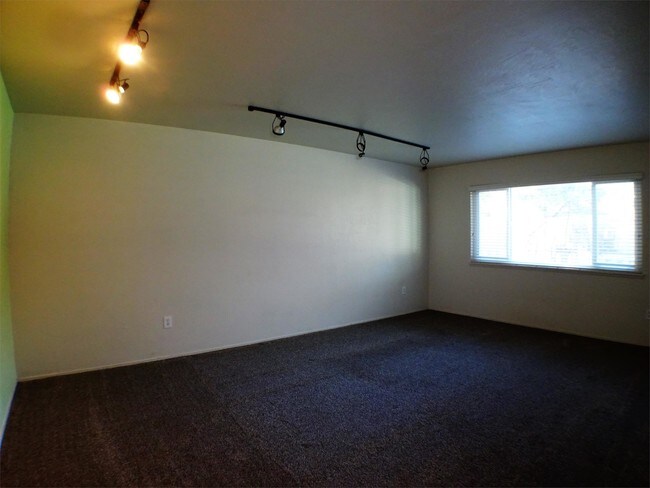 Building Photo - 2619 Burnap Ave