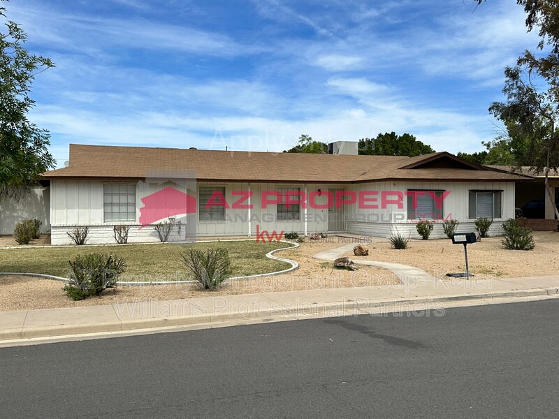 Primary Photo - 2554 E Fox St